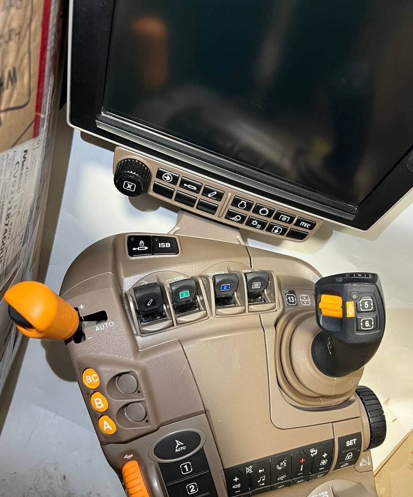 John Deere Commadcenter commandarm Console With Joystick 🕹️ Command Center