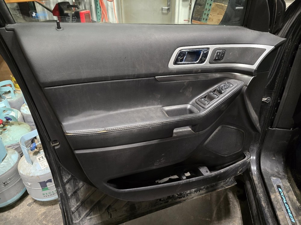 Used Infotainment Display fits: 2014 Ford Explorer Front display 8`` screen ID D