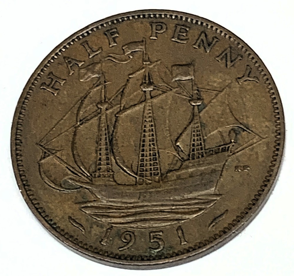 # C9372    GREAT BRITAIN     COIN,     HALF  PENNY    1951