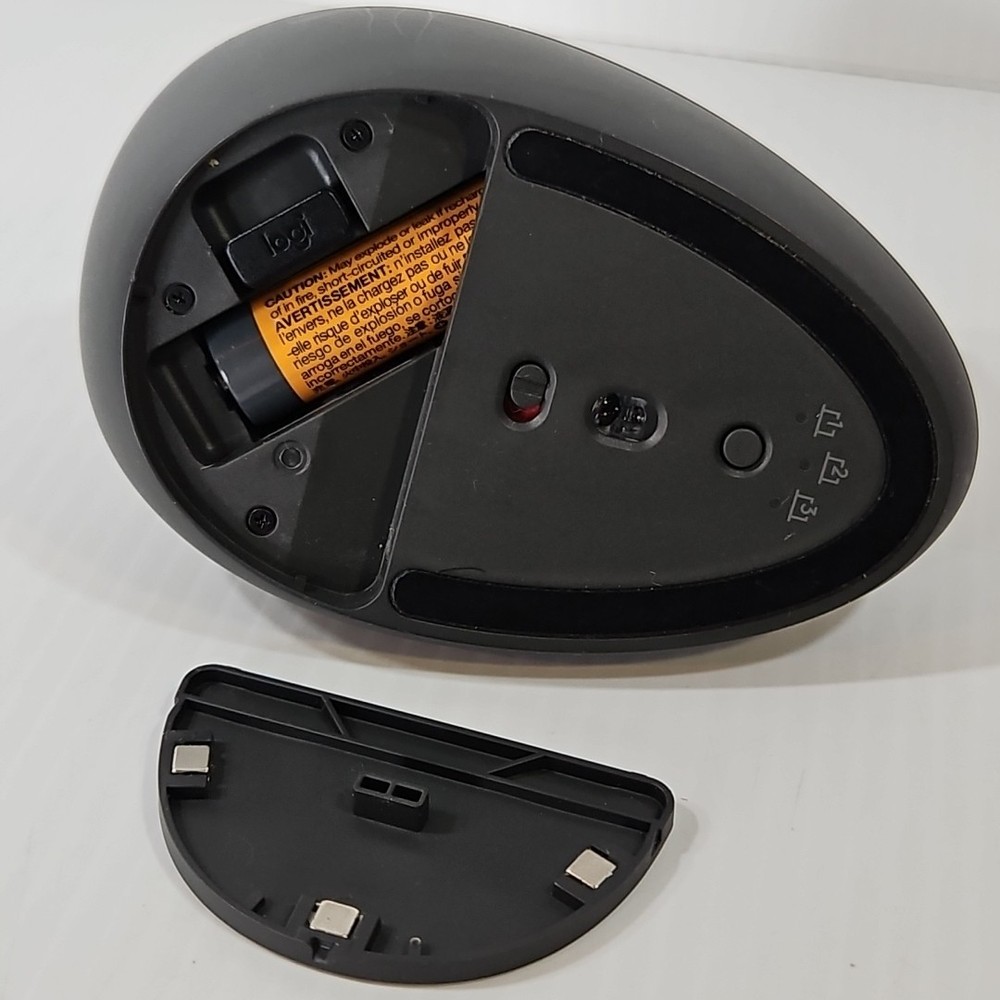 Logitech Lift Vertical Ergonomic Mouse Graphite Bluetooth