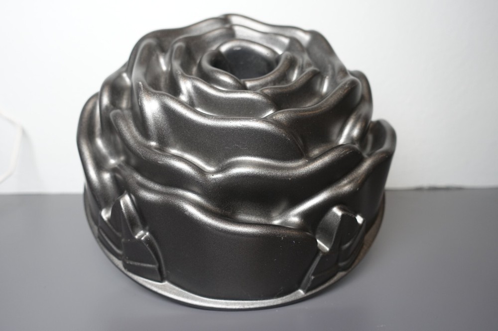Nordic Ware "Rose" Bundt Pan