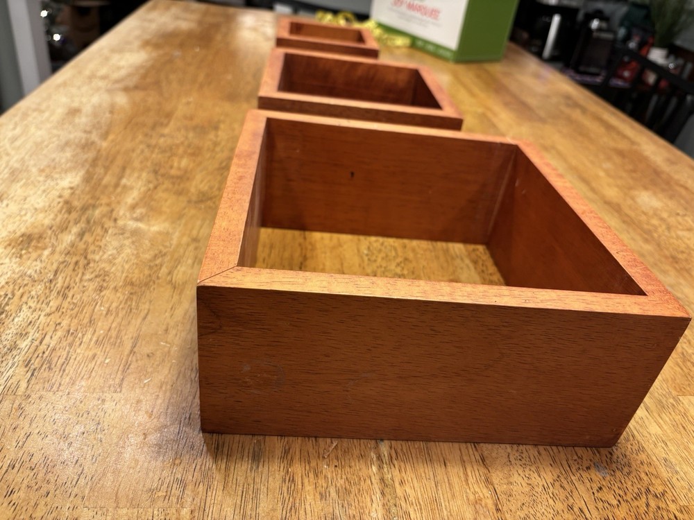Square Shelves in Assorted Sizes, 3 Count