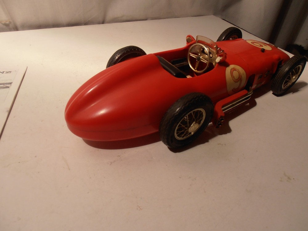 Cox 049 Mercedes-Benz
