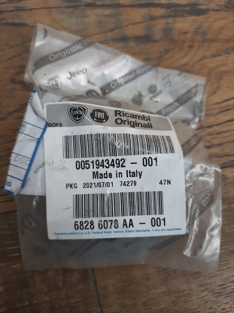 Fiat 500x Left Wing Support 51943492