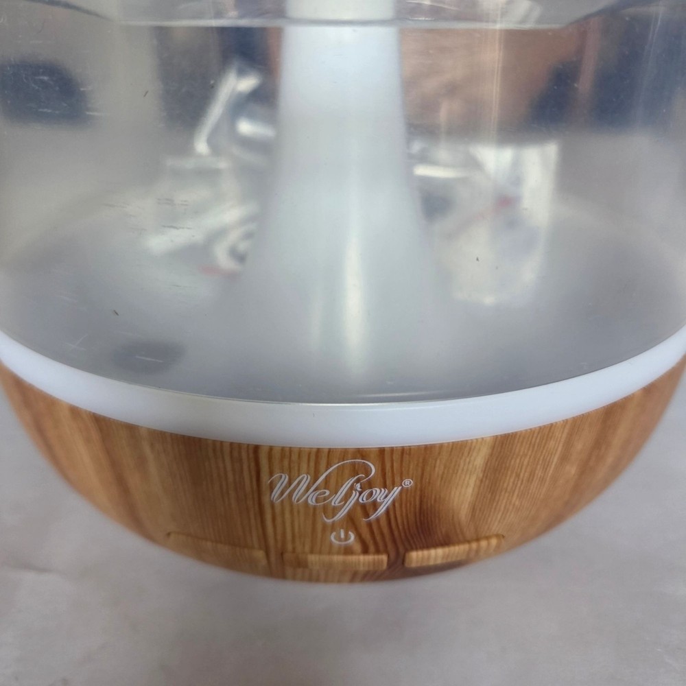 Cloud-Inspired LED Humidifier & Diffuse 7-Color Changing Lights USB-C Charging