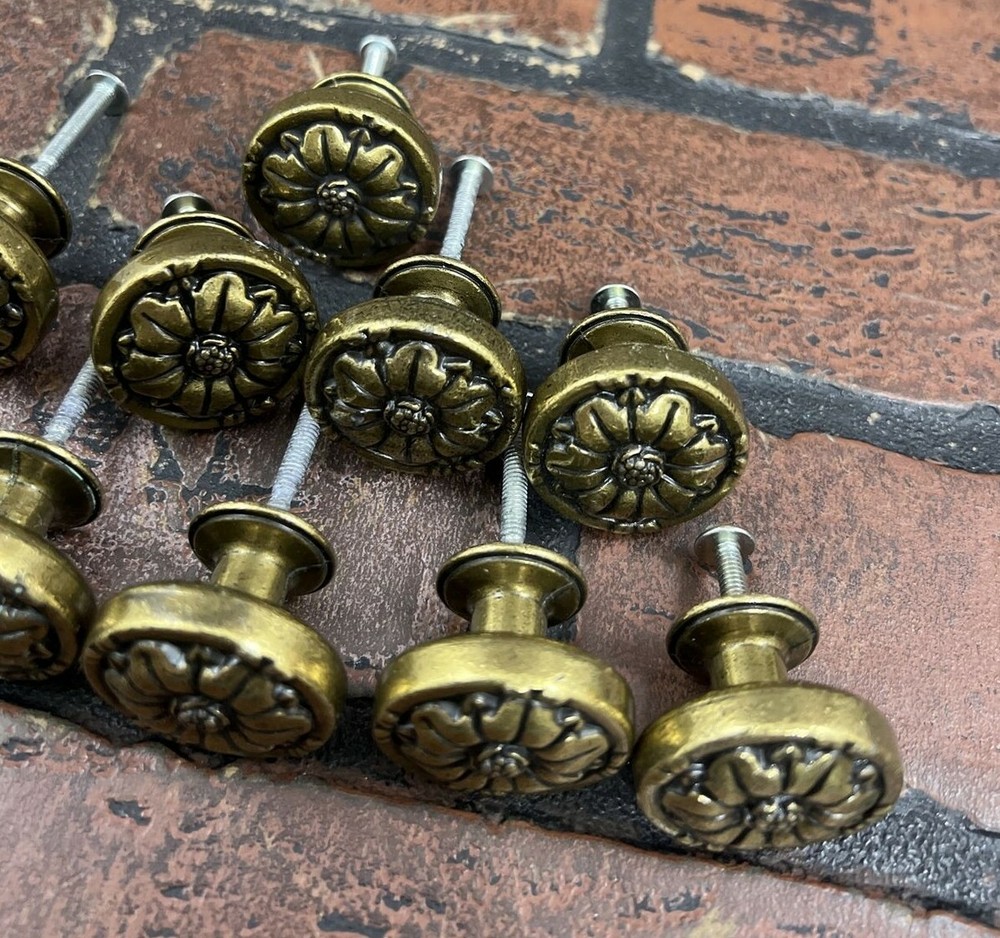 10 Floral Decorated Closet or Cabinet Knobs