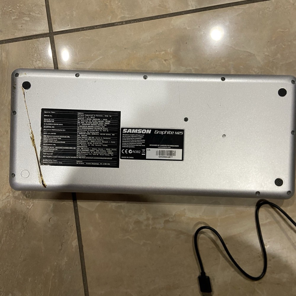 Samson Graphite M25 USB MIDI Controller 25-Key Keyboard Tested