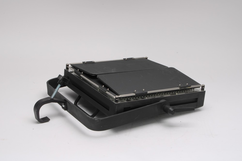 Ikan IDMX 1000 LED Studio Light With Handle Attachment - Fair Condition
