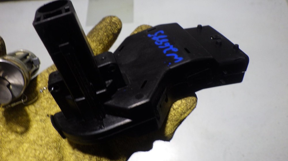 04 DODGE DURANGO Ignition W/Key