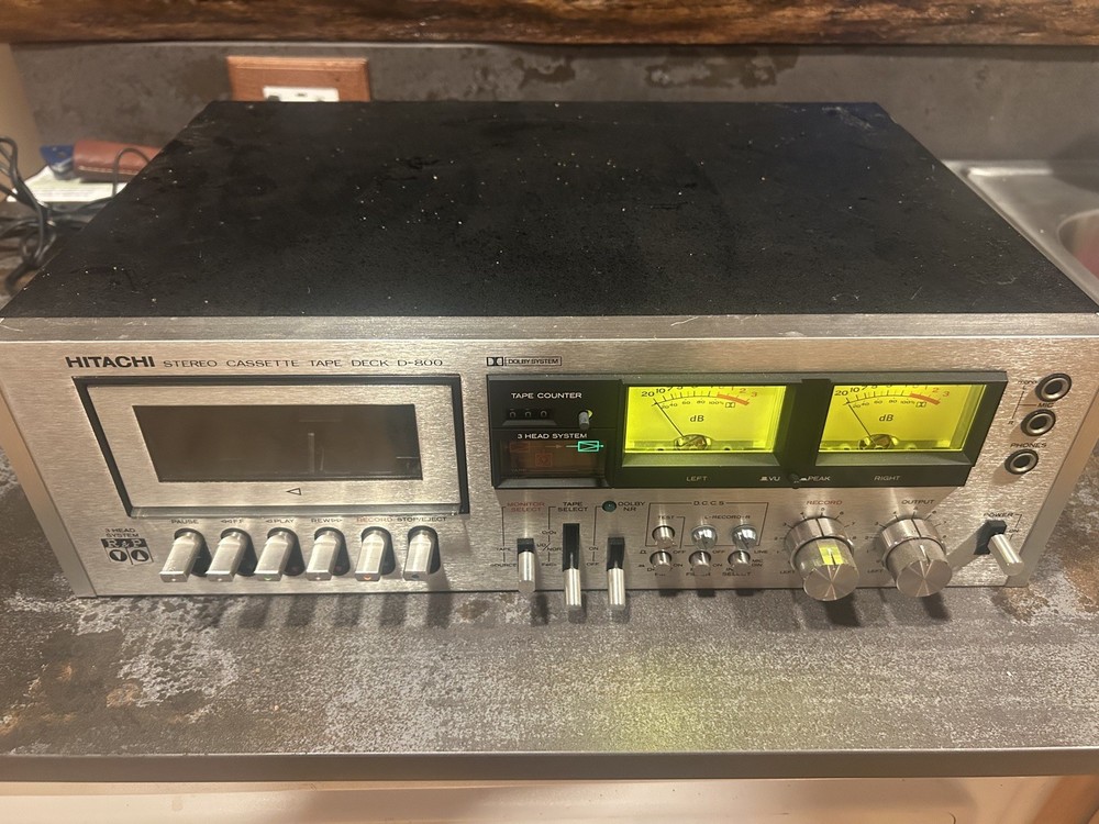 Hitachi D800 Cassette Deck
