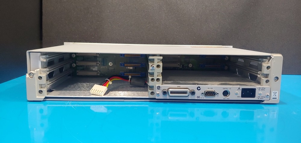 Agilent 3499A: Switch / Control System Main Frame (6947)