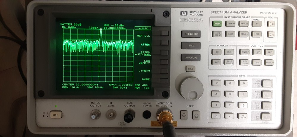 HP 8562A 22 GHz Spectrum Analyzer BRIGHT DISPLAY. Low hours WORKS GREAT