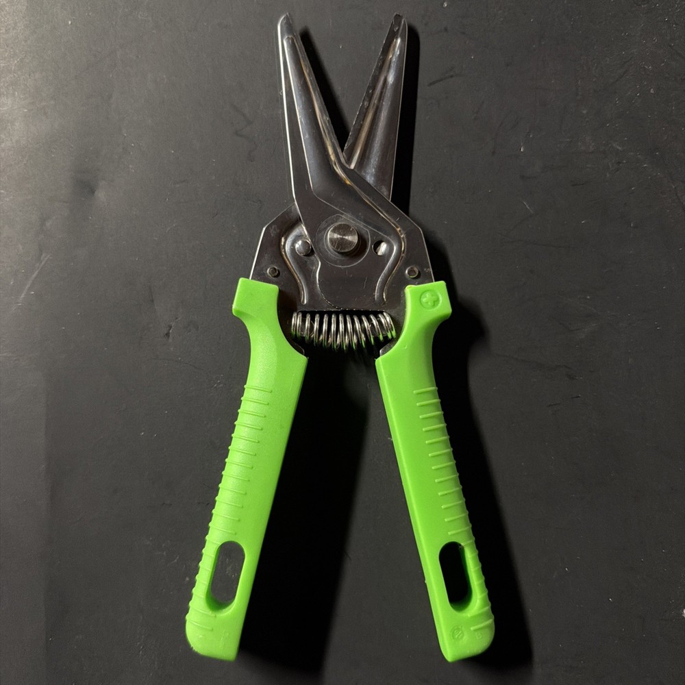 Kuhn Rikon Multi-Use Shears GREEN