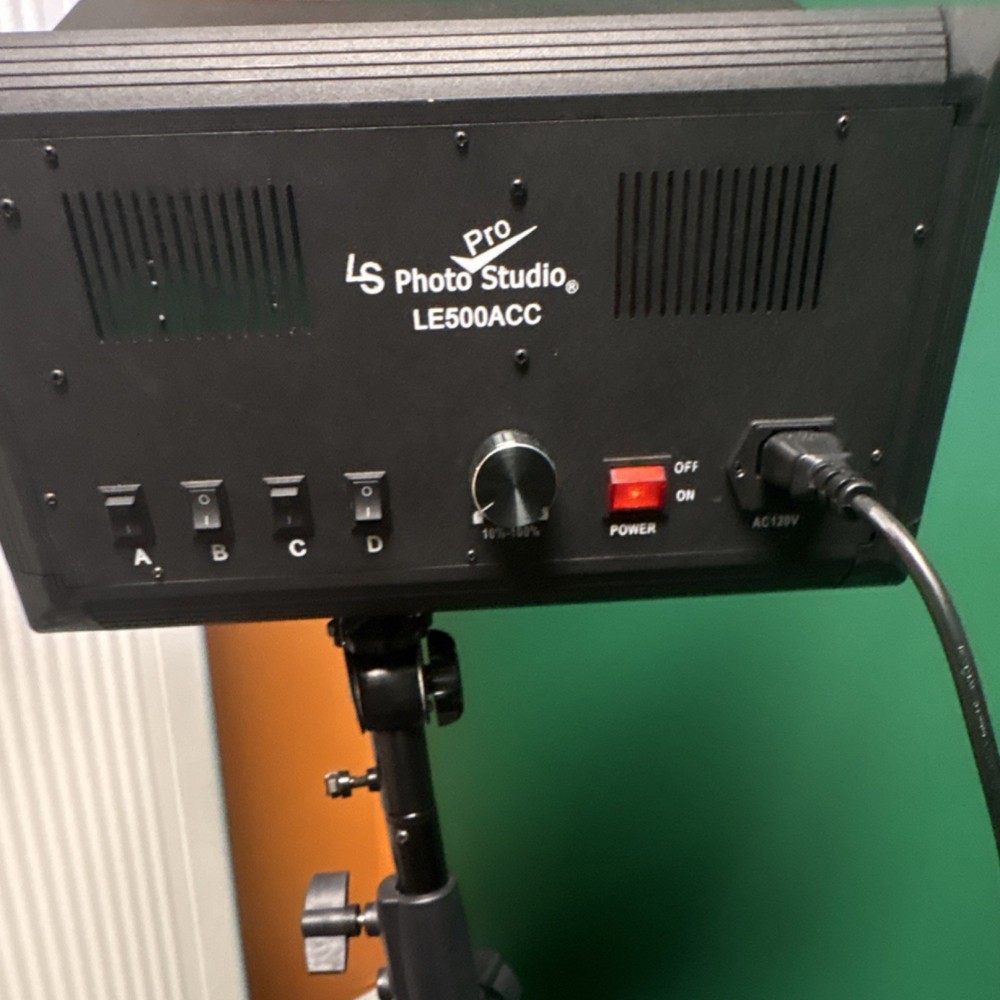 LS Photo Studio LE500ACC LED Panel Light Black Adjustable Barn Doors AC-Powered