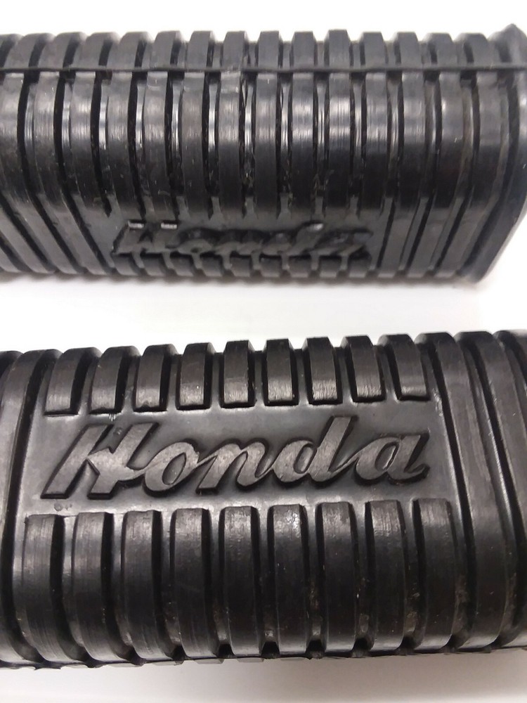 Honda PILLION RUBBER (Pair) 3-7/8 IN. LONG FITS W/ RECTANGULAR HOLE, CA77 CA72