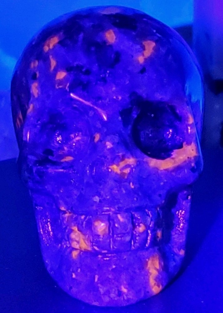 Yooperlite/Flame stone Skull Carving. SUPER UV REACTIVE