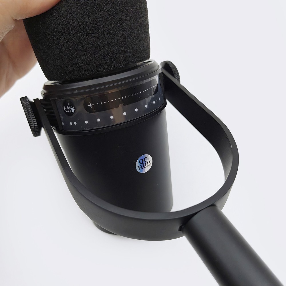 MV7 Dynamic Vocal Microphone Cardioid Form Factor USB/XLR Compatible US