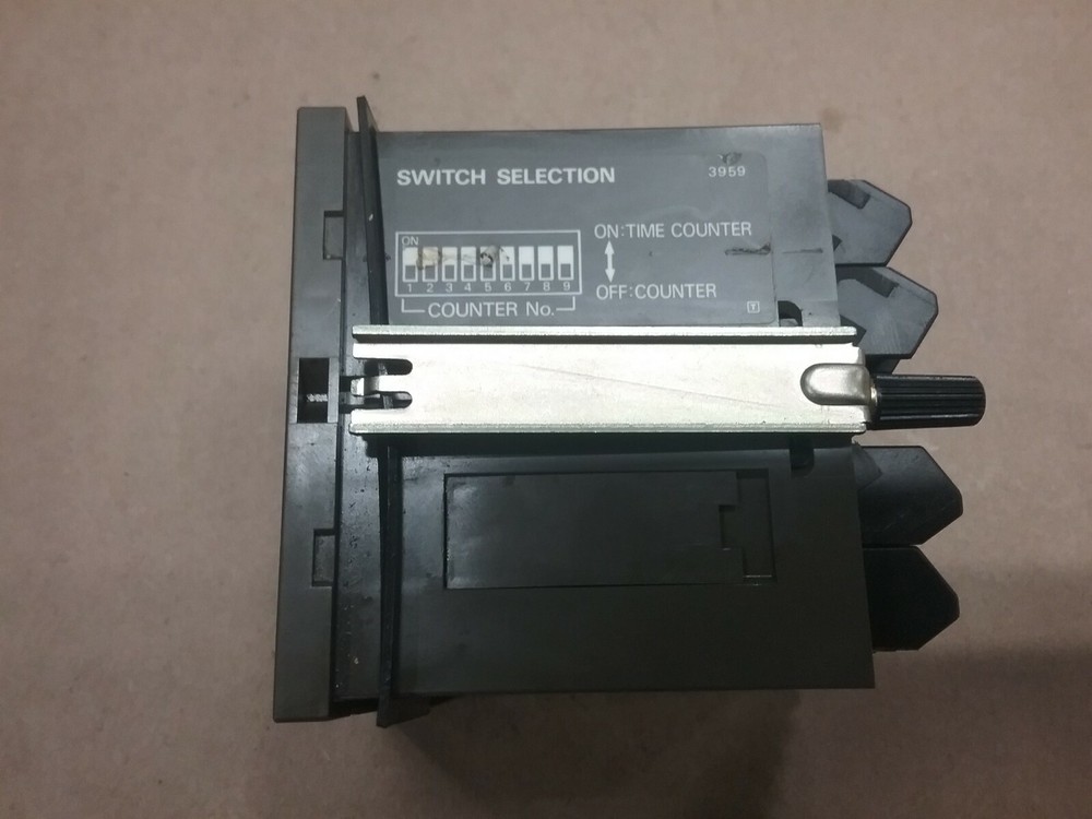 OMRON H8BM- Panel Mount Multi-Function Counter 24 VDC #50F55