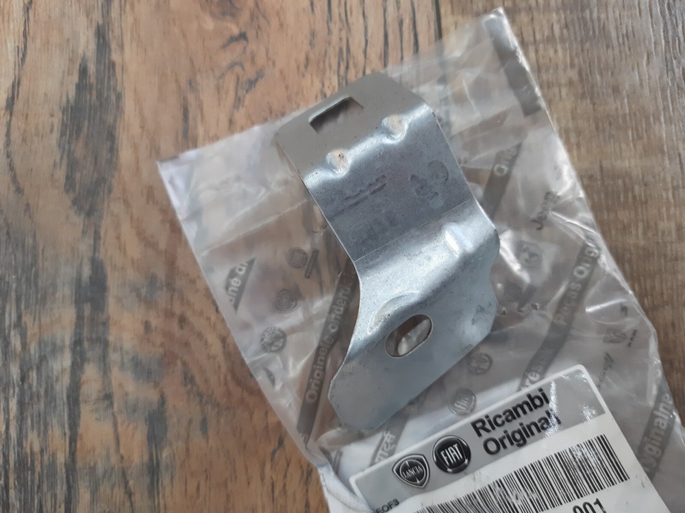 Fiat 500x Left Wing Support 51943492