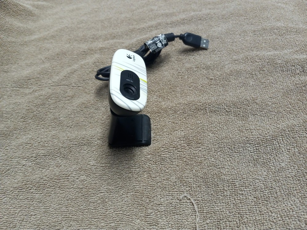 Logitech V-U0018 USB HD 720p Webcam with Built-in Microphone - Tested & Working