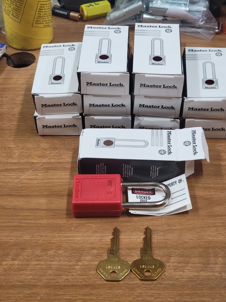 Master Lock 410KARED 11 Pack, Keyed Alike With 2 Control Keys For Set.