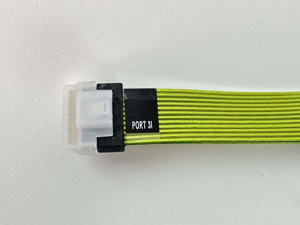 HPE P20864-001 Gen10+ TriMode 8SFF Backplane to Type-p SR Controller Cable DL360