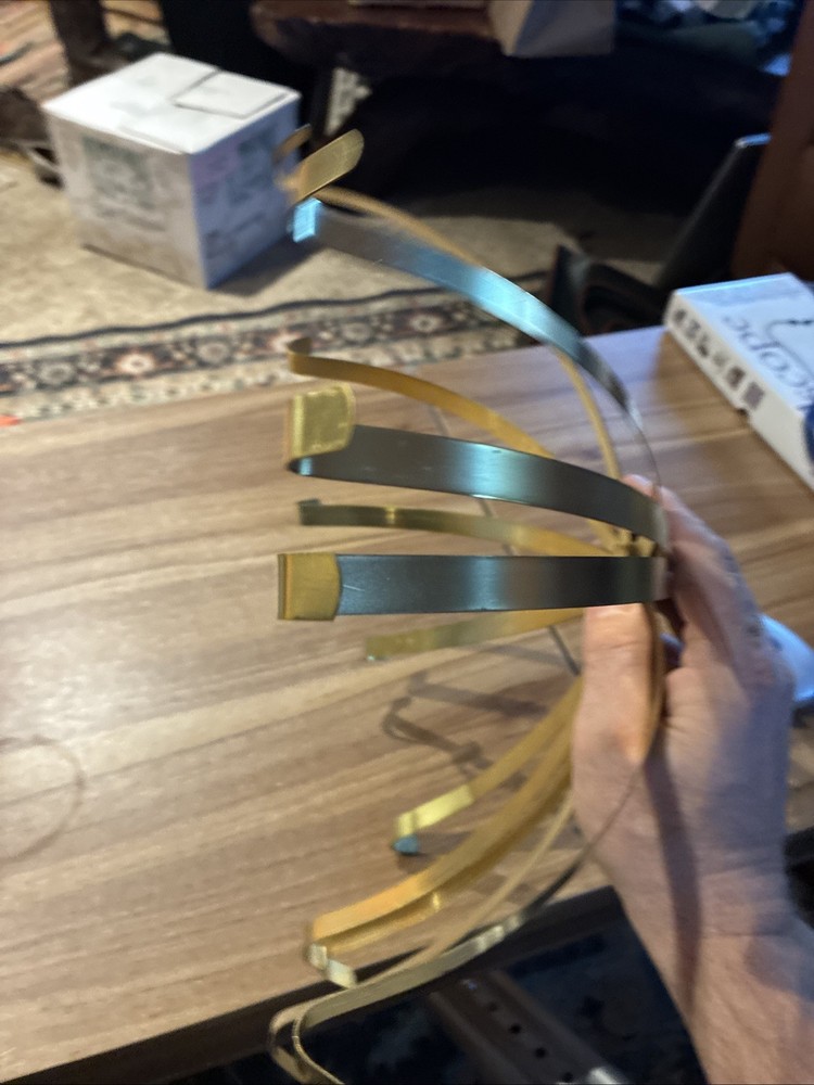 Minimalist Metal Lamp Shape