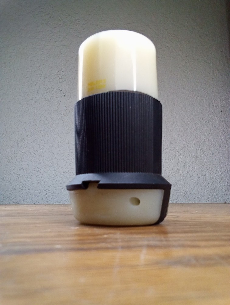 Hubbell HBL2313 20A. 125V. Turn & Pull Receptacle
