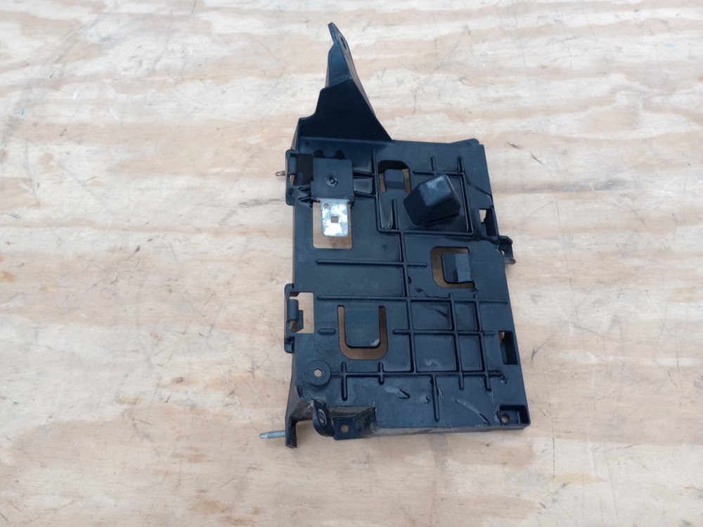 2013-2018 Cadillac ATS Engine Control Module (ECM) Bracket 84013974 OEM