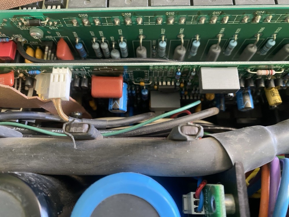 Crest CA18 Professional Power Amplifier