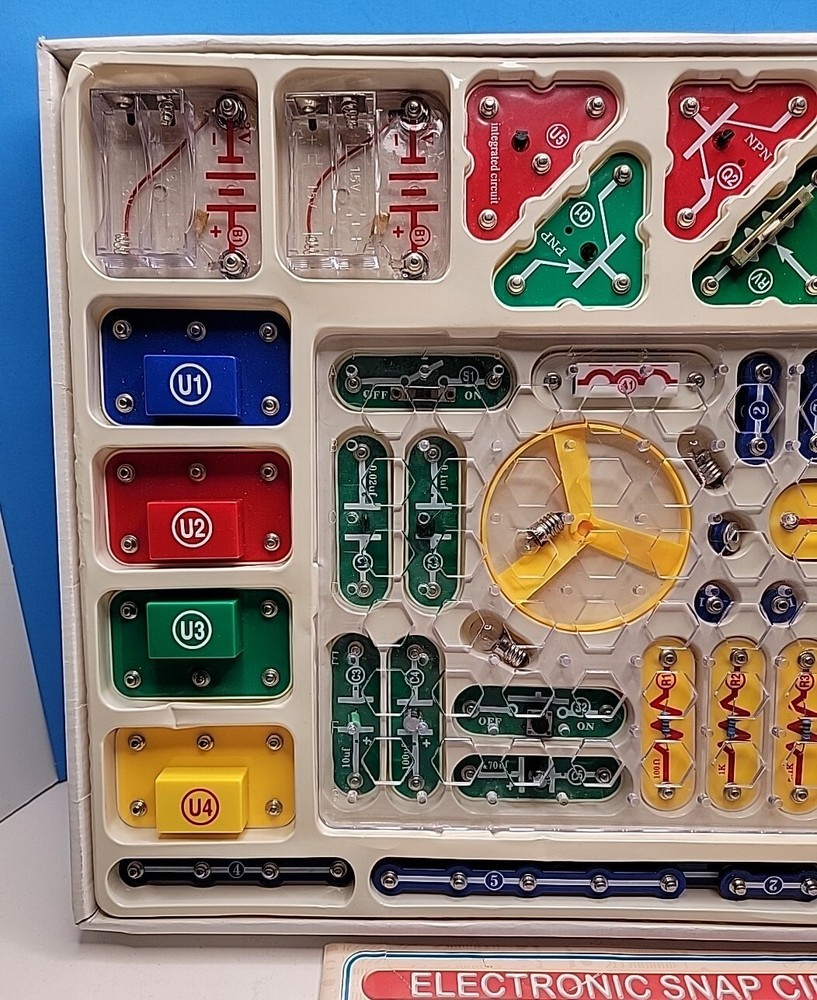 Elenco Snap Circuits Model SC-300 Electronics Kit.