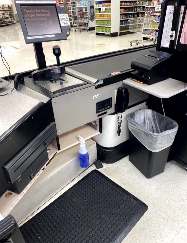 Supermarket Single Belt Checkout Counter