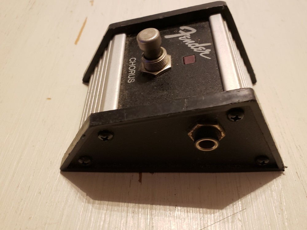 Fender Foot Switch Chorus Ship Wide Wide