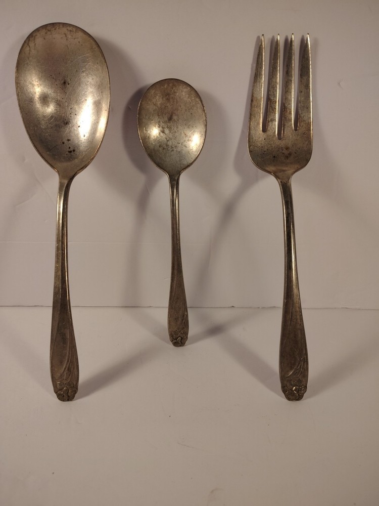 Vinage Serving silverwear Set 2 Different size spoon and 1 serving Fork