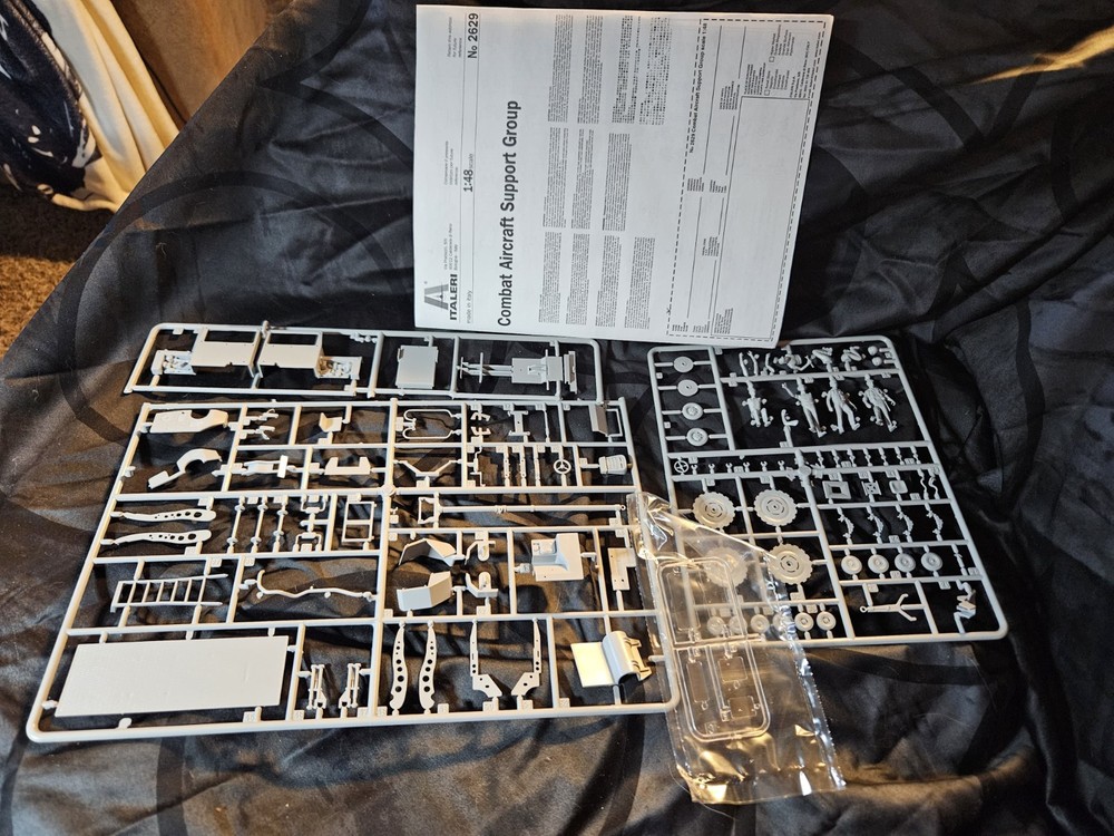 Italeri Combat Aircraft Support Group 2629 1/48 Plastic Model Kit