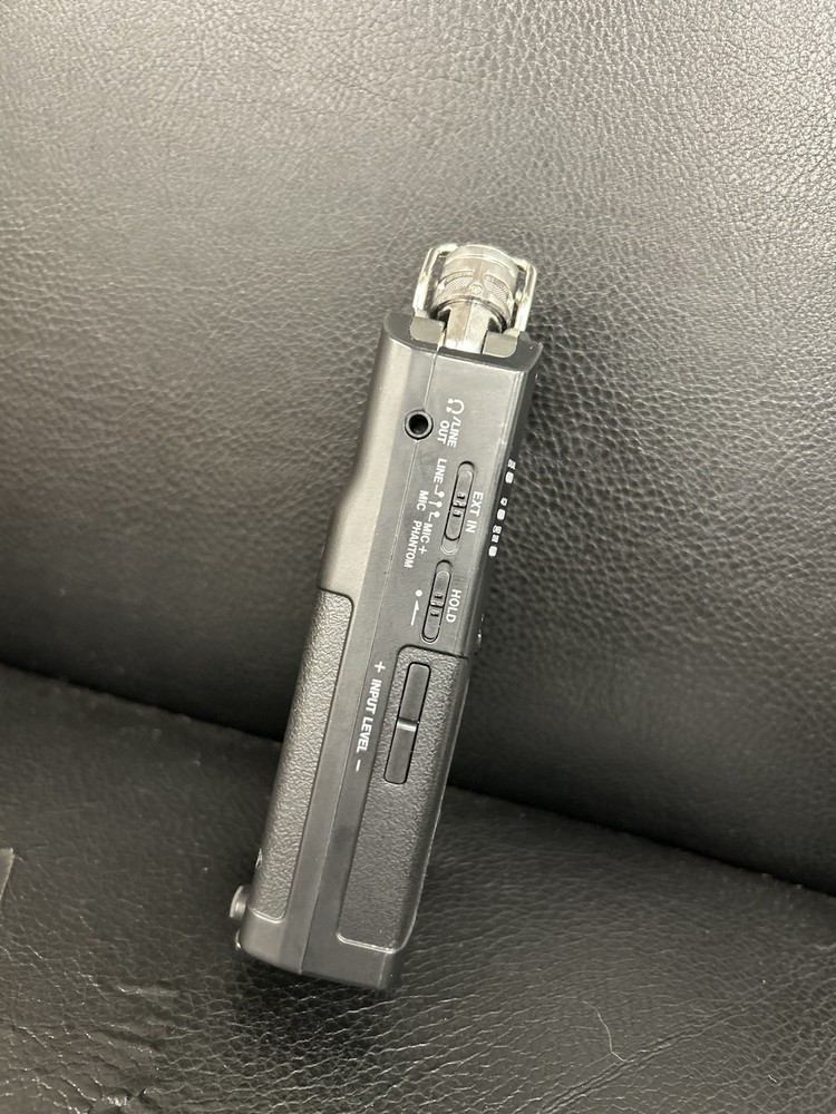 TASCAM DR-40 Linear PCM Digital Recorder