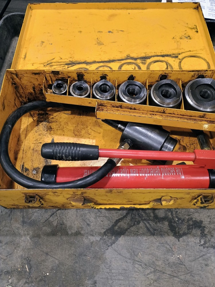 Manual hydraulic knockout punch driver kit - SLIGHTLY USED