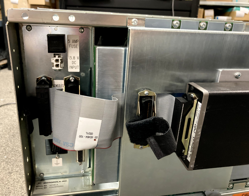 MOTOROLA Q2981A SECURENET DIGITAC COMPARATOR LOADED W/ CARD MODULES