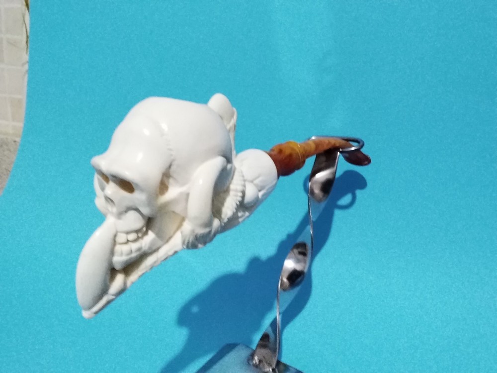 clawed skull  Cryz Cafer