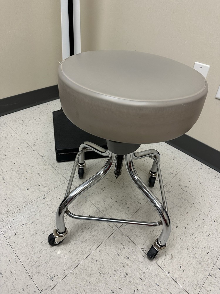 Midmark Ritter 104 Exam Table