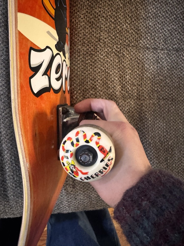 ZERO Complete Skateboard Exclusive Blind 8.25
