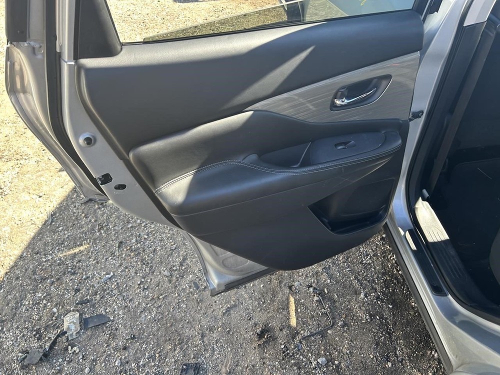 MURANO 2018 Fuse Box Cabin 104722486