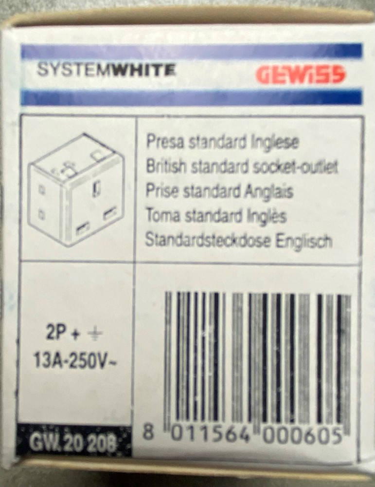 GEWISS GW20208 BRITISH SOCKET-OUTLET 250V ac - 2P+E 13A - 2 MODULES SYSTEM WHITE