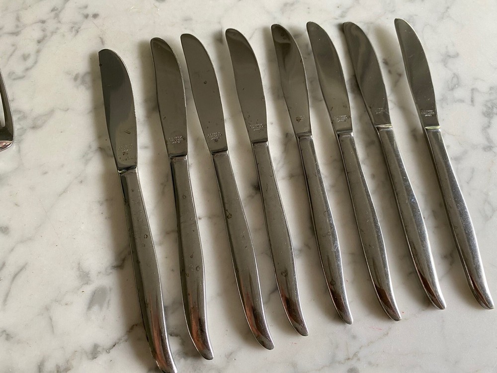 Mid Century Flatware - Stainless Japan - Linmark 24 pieces curve pattern