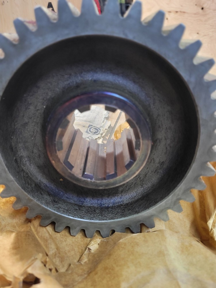 H738-196-5 SPICER GEAR NEW OPEN BOX