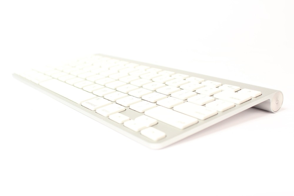 Genuine Apple Model A1314 Aluminum Wireless Bluetooth Keyboard
