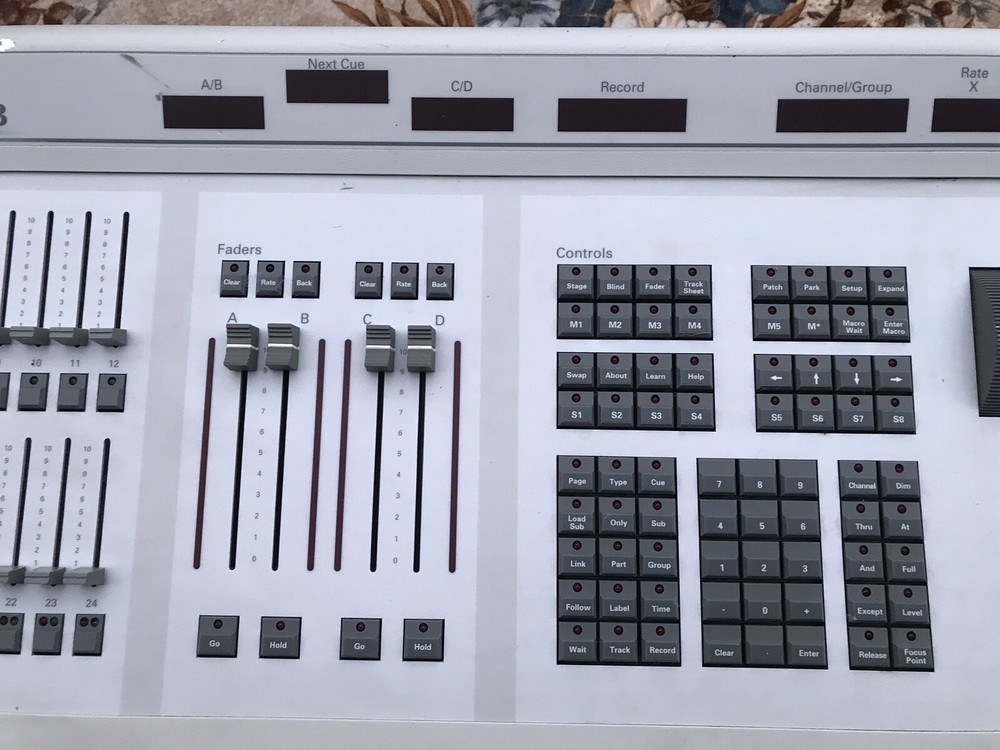 ETC Pro Expression 3 lightning Console, Model#4131A1004 / Read Description