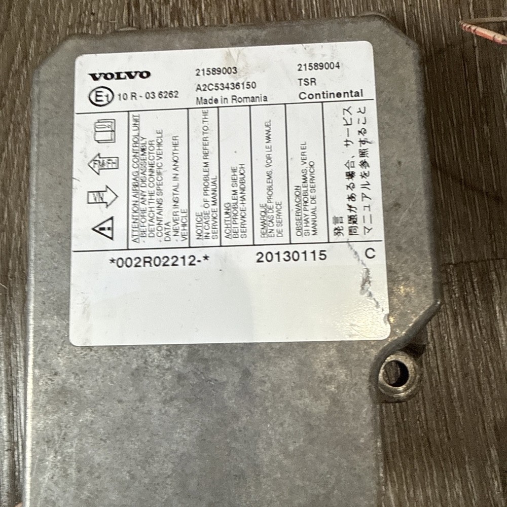 VOLVO VNL ECM CAB COMPUTER CONTROL MODULE - P/N: 21589003