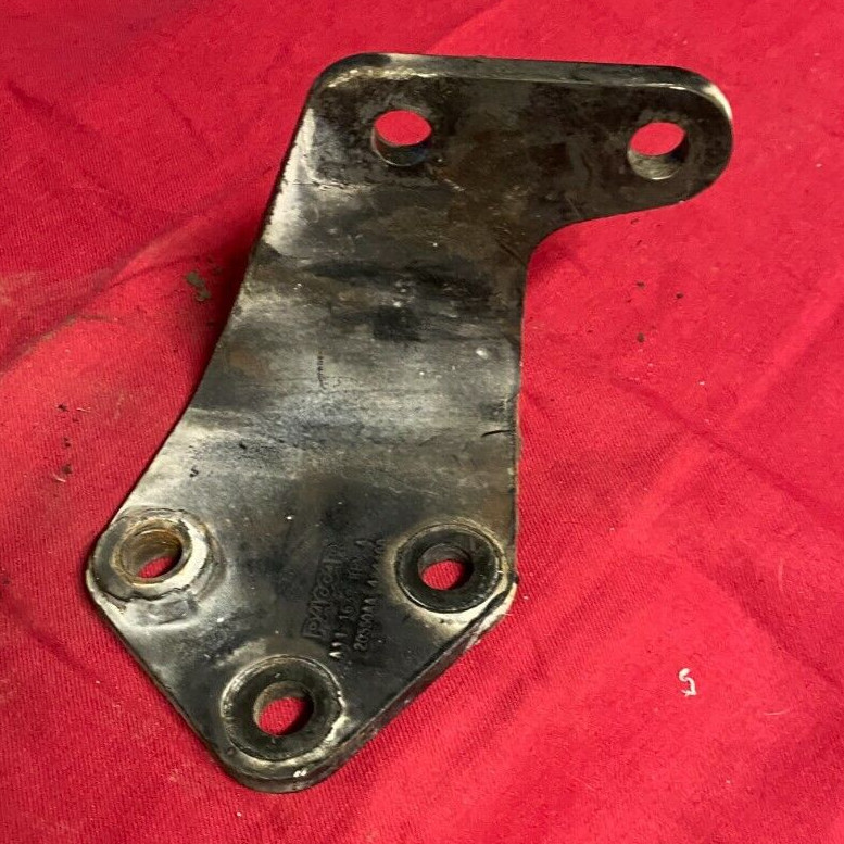 PACCAR MOUNT BRACKET SUPPORT A11 1637