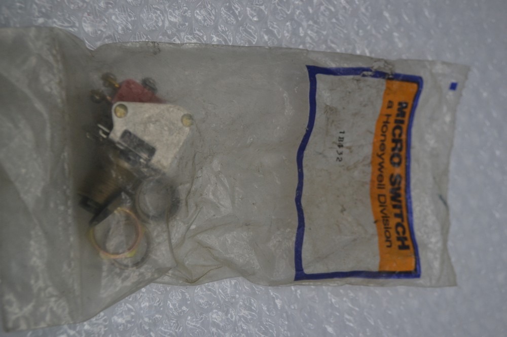 MICROSWITCH 1B432 SWITCH NSMP